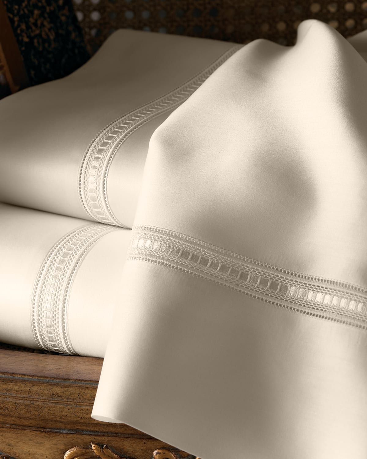 Sferra Two King 590 Thread Count Pillowcases In Ivory