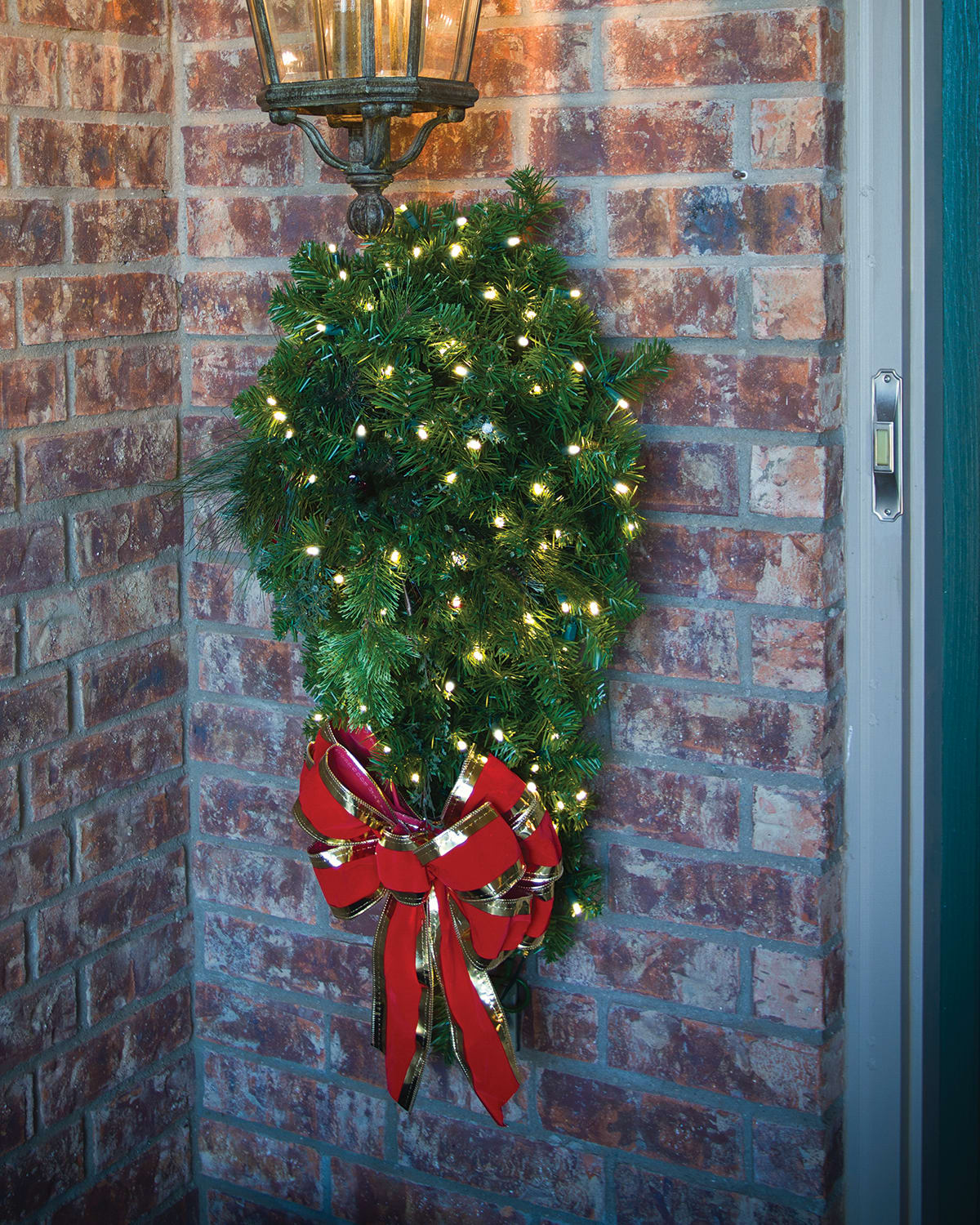 Barcana Door Spray Christmas Decoration With Led Lights & Bow, 36" In Green