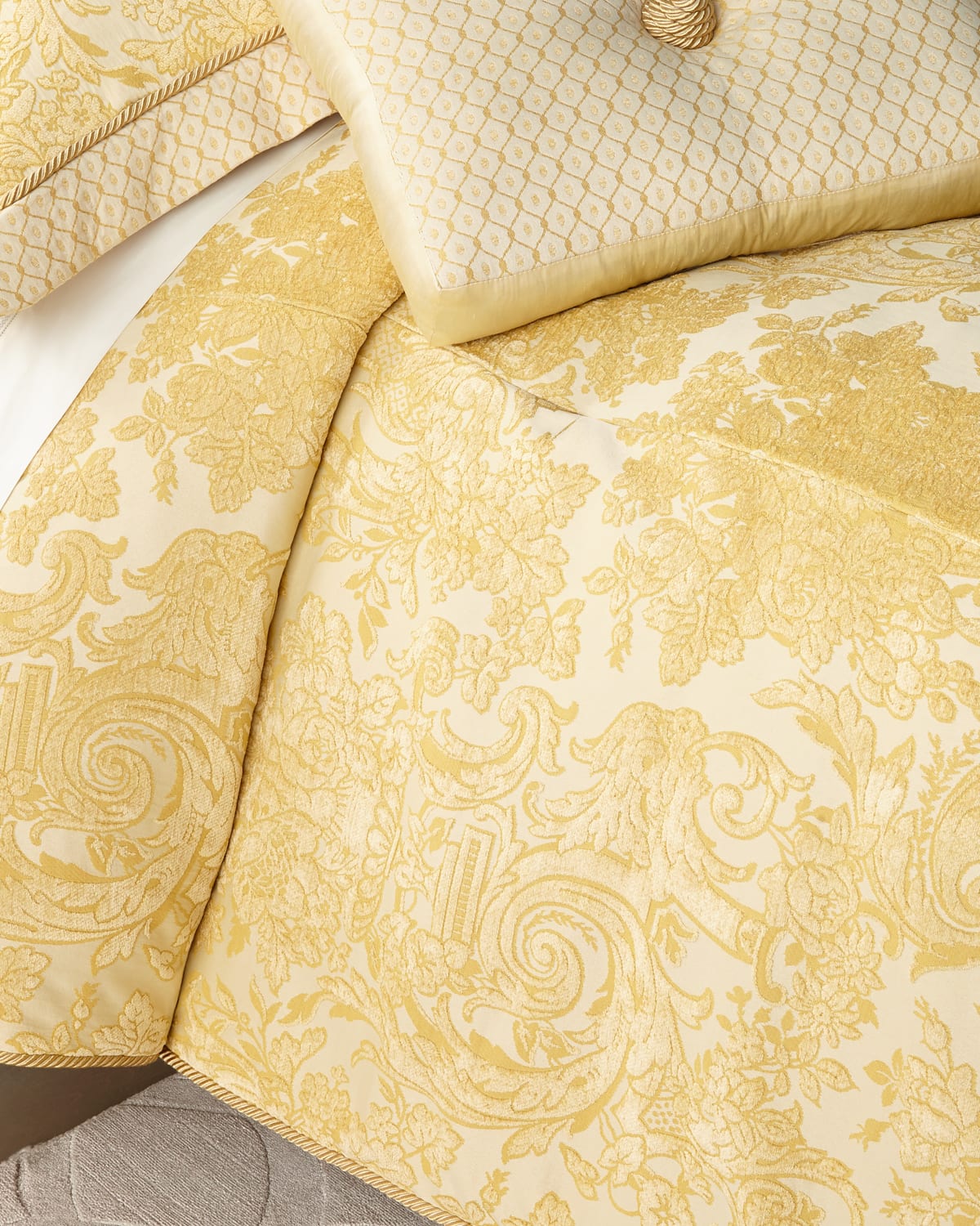 Austin Horn Collection Serafina 3-piece Queen Comforter Set In Yellow