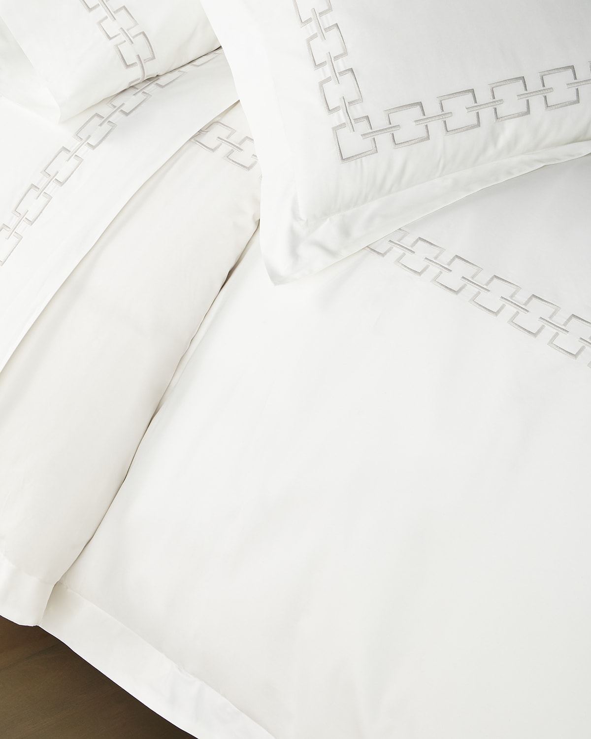 Matouk Cadiz King Duvet Set In White