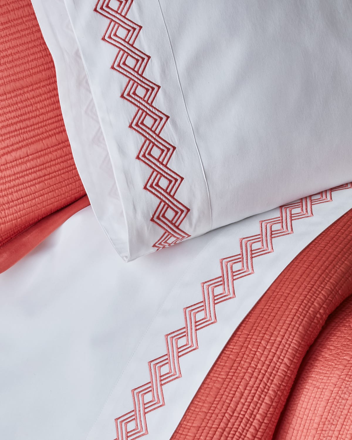 Amity Home Amalfi Queen Embroidered Sheet Set In Red
