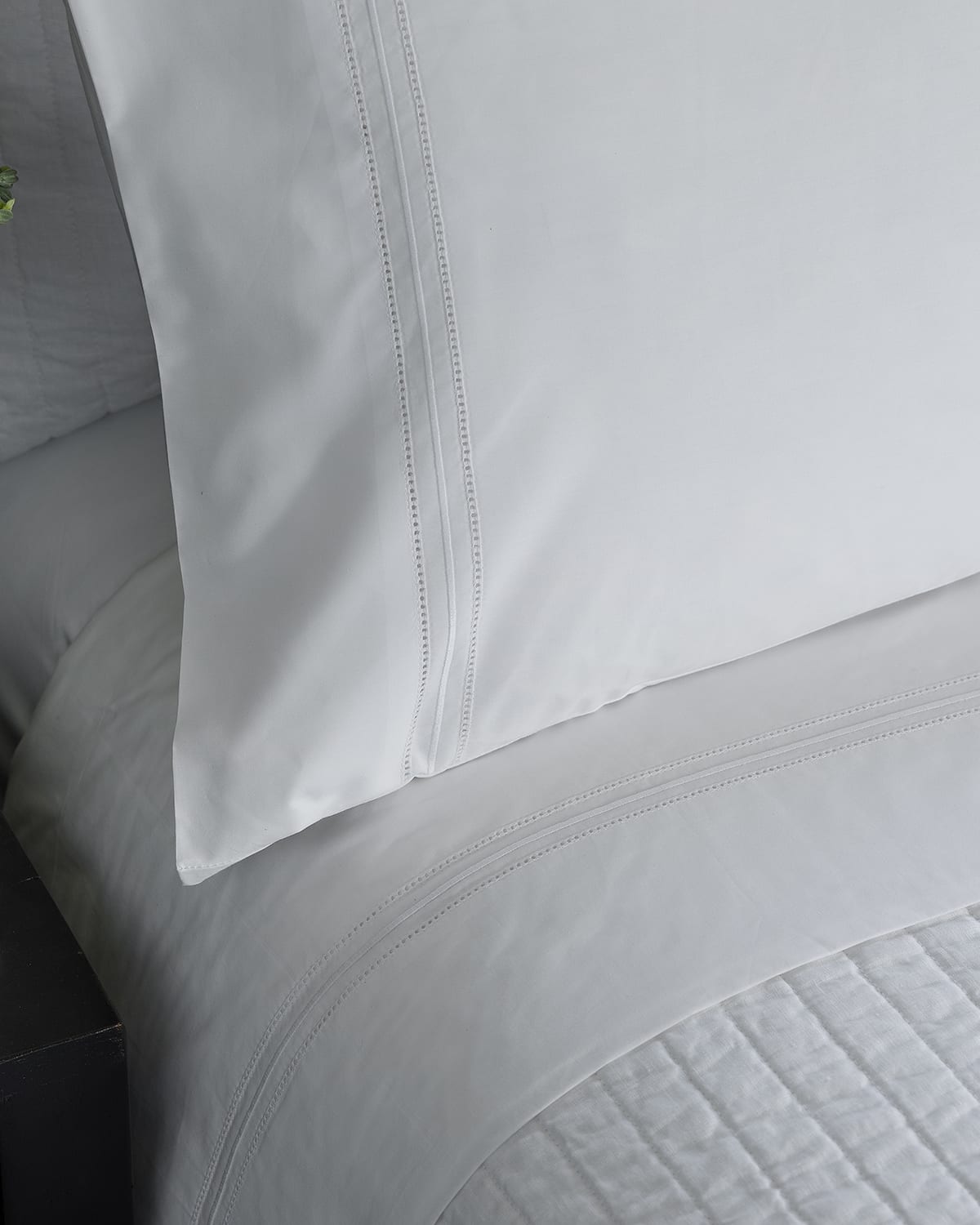 Lili Alessandra Dana 300-thread Count Queen Sheet Set In White/white