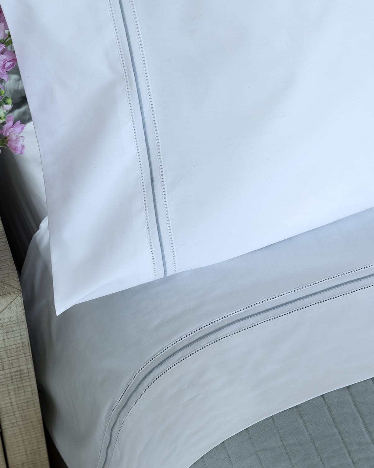 Lili Alessandra Dana 300-thread Count Queen Sheet Set In White/spa