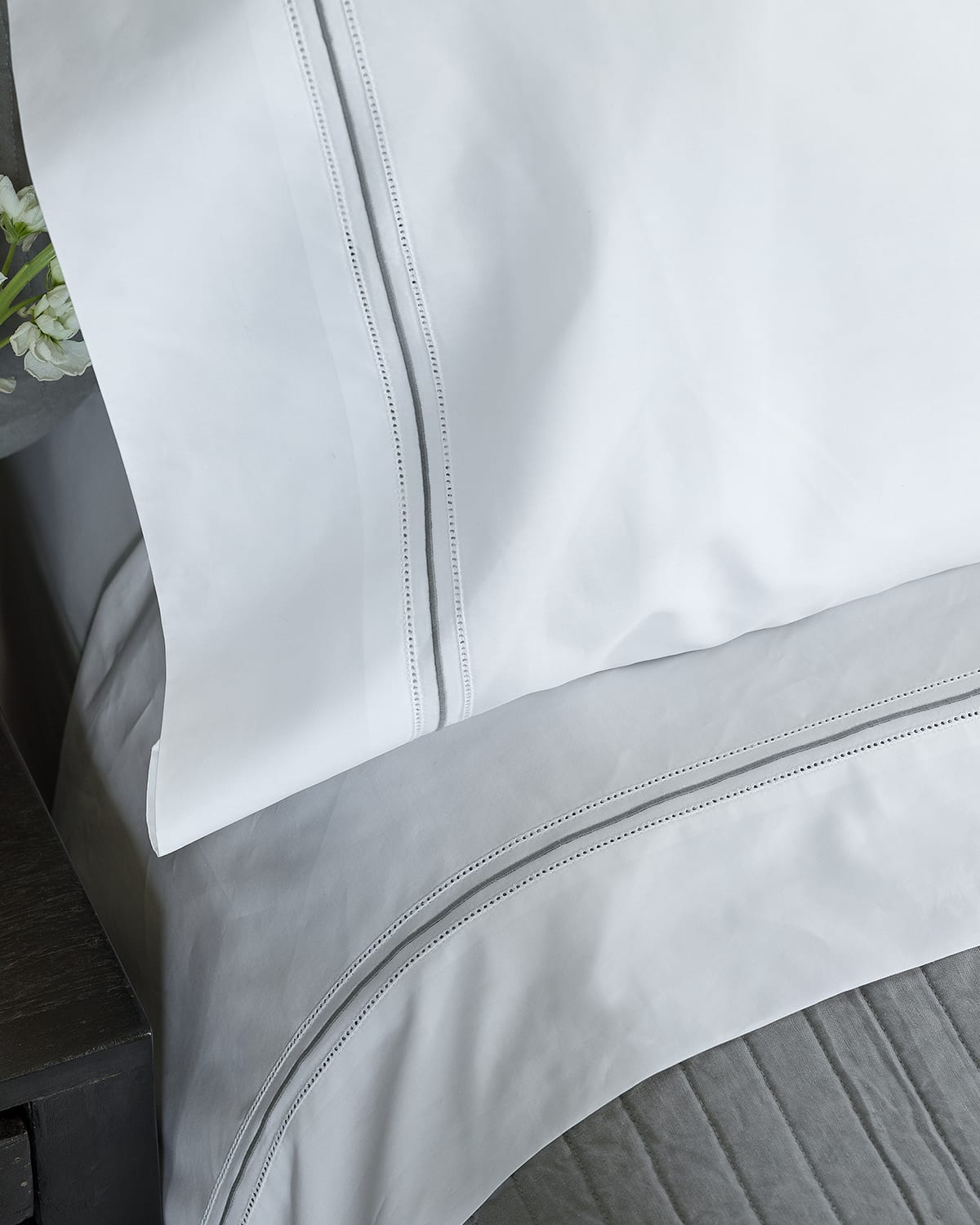 Lili Alessandra Dana 300-thread Count Queen Sheet Set In White/silver