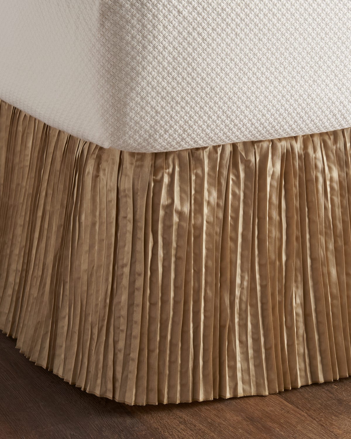 Austin Horn Collection Antoinette Queen Dust Skirt In French Vanilla