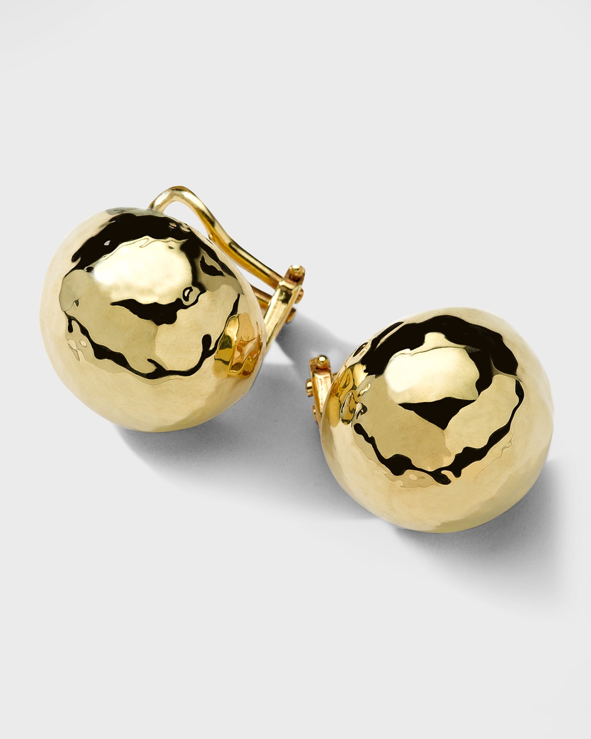 IPPOLITA MEDIUM HAMMERED PINBALL CLIP STUD EARRINGS IN 18K GOLD