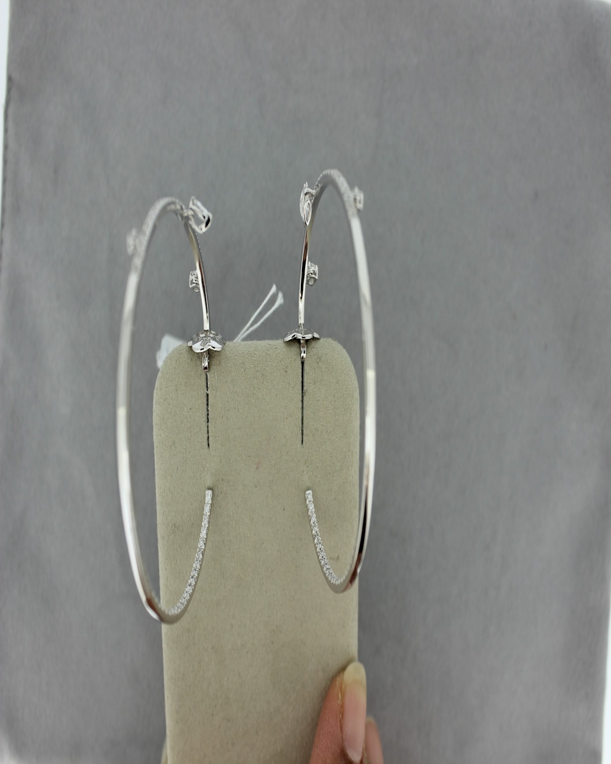 Staurino 18k White Gold Spaghetti Diamond Hoop Earrings, 1.92 Cts In Metallic