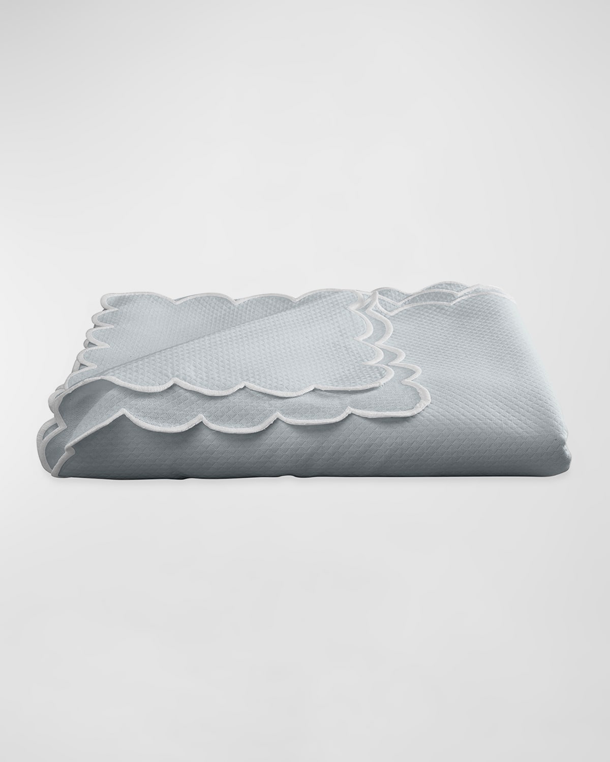 Matouk Savannah Gardens Tablecloth, 68" X 144" In Pool