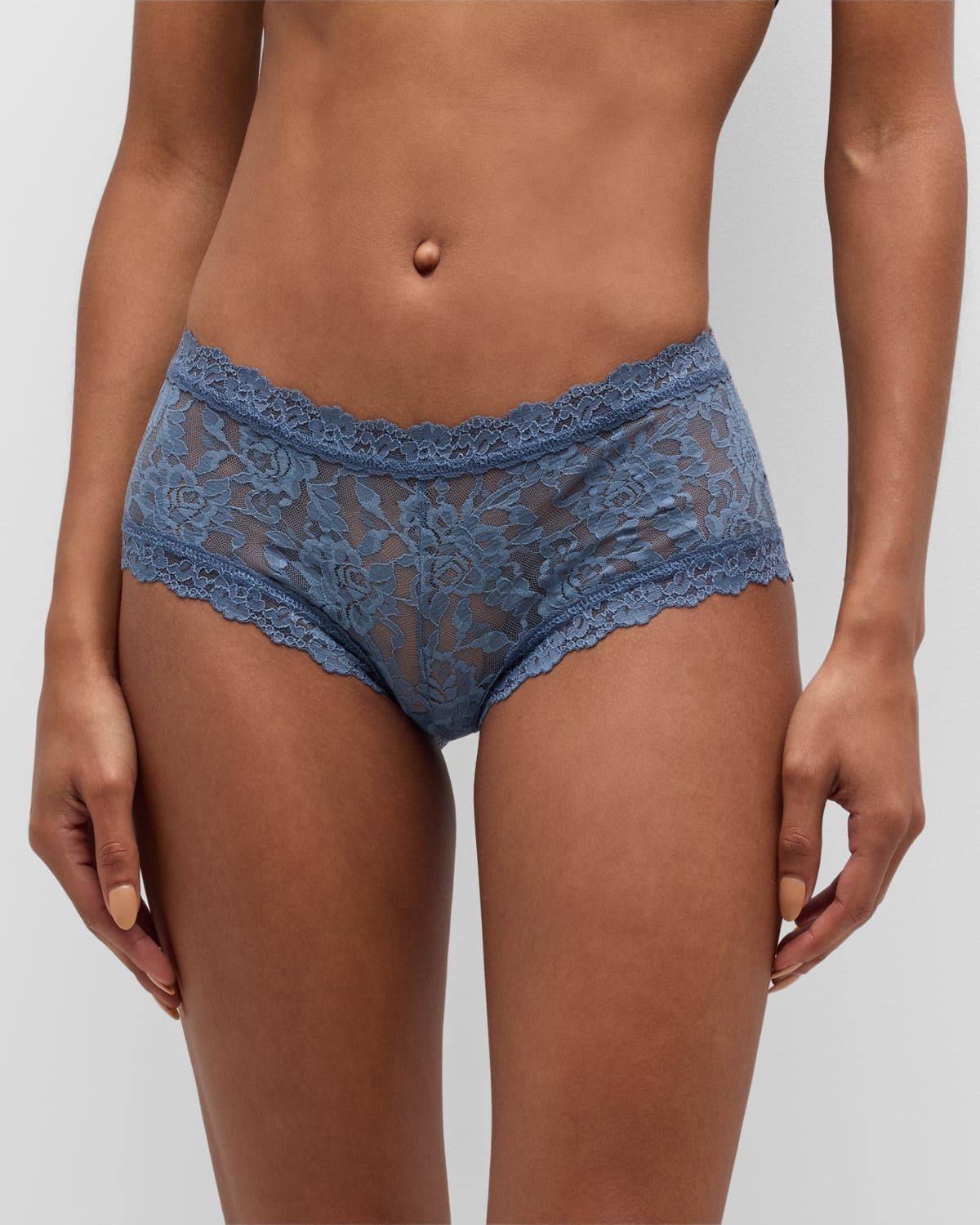 Signature Lace Low-Rise Thong