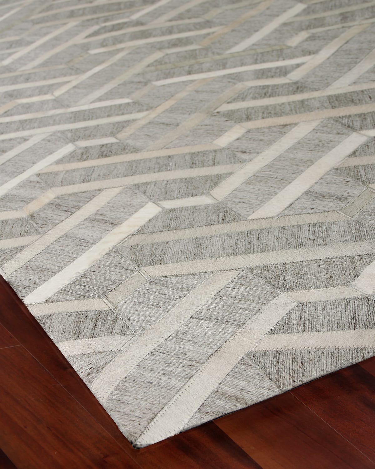 Exquisite Rugs Portia Hairhide Rug, 5' X 8' In Silver