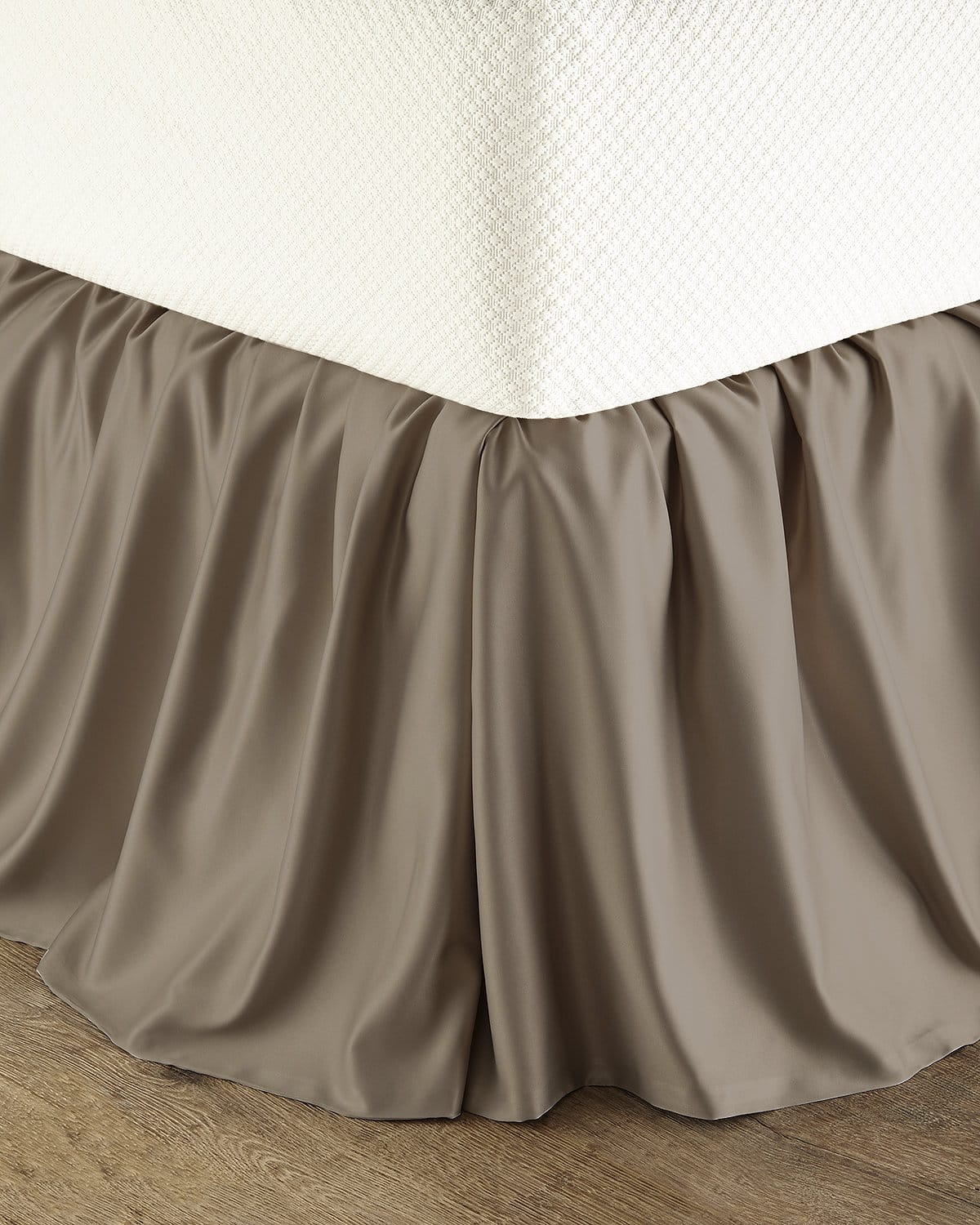 Lili Alessandra Queen/king Dust Skirt In Fawn