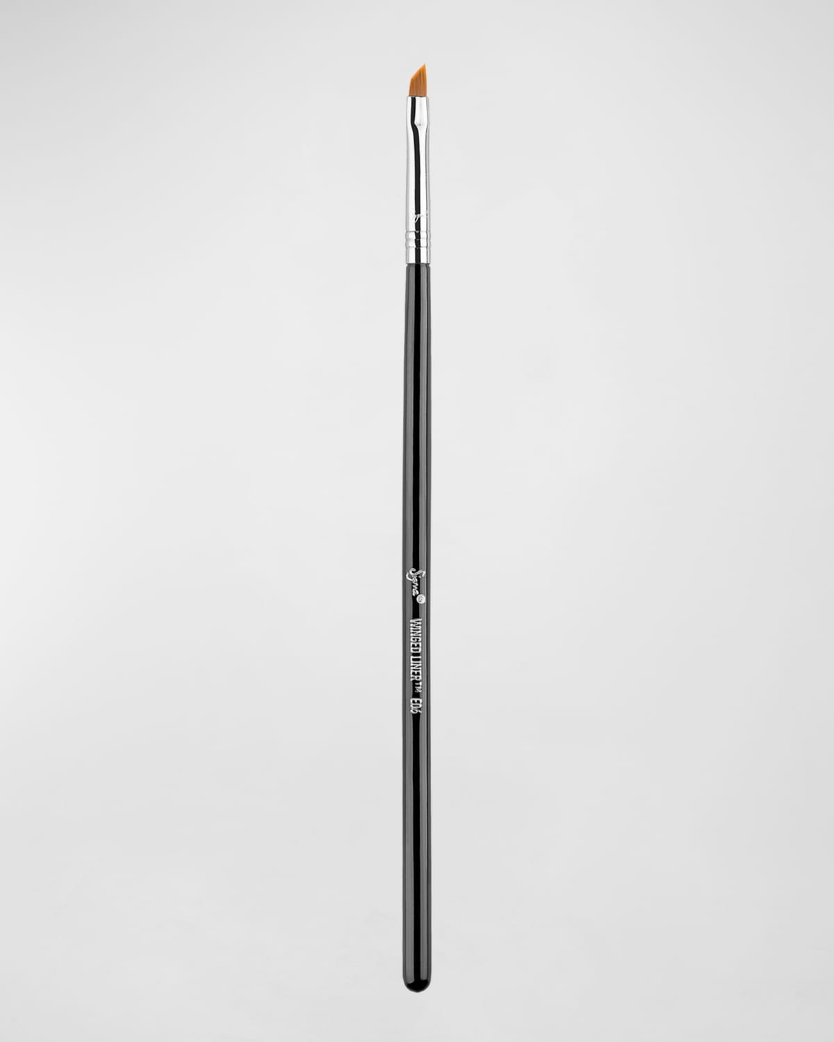 E06 &#150; Winged Liner&#153; Brush