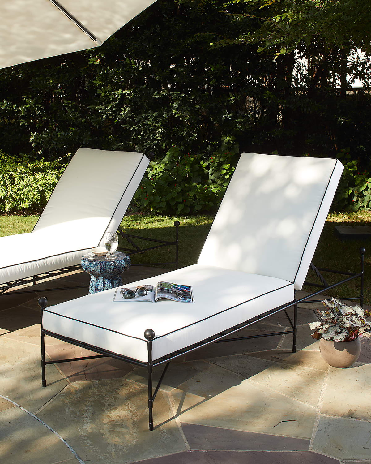 Neiman Marcus Avery Neoclassical Chaise In White/black
