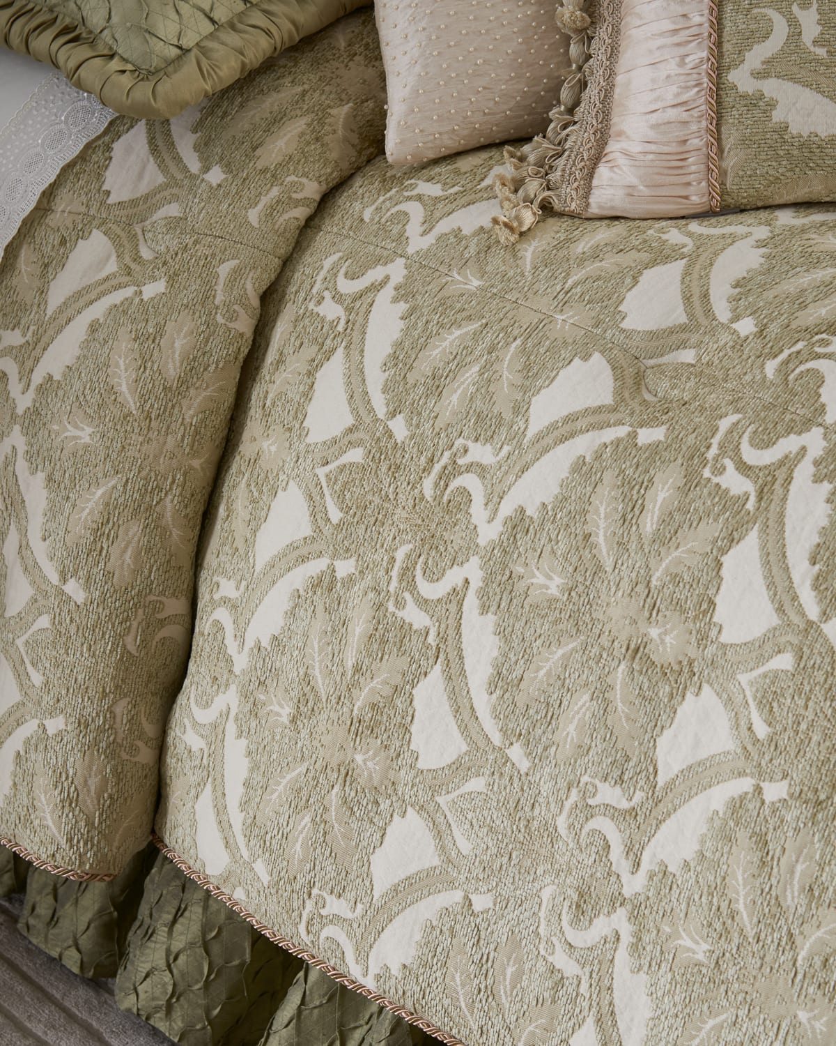 Austin Horn Collection Anastasia 3-piece King Comforter Set In Peridot