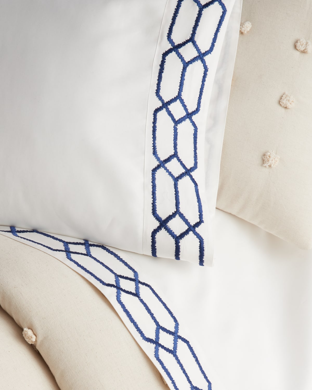 Amity Home Tucker Standard Pillowcases, Set Of 2 In Ivory/indigo