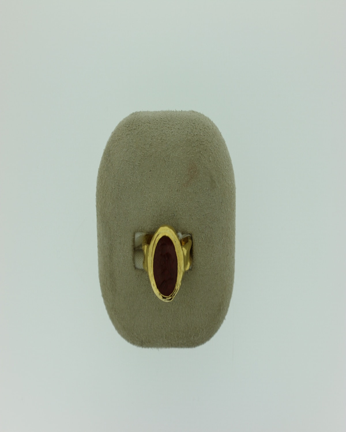 Twenty Two Carats RING W/ROMAN INTAGLIO