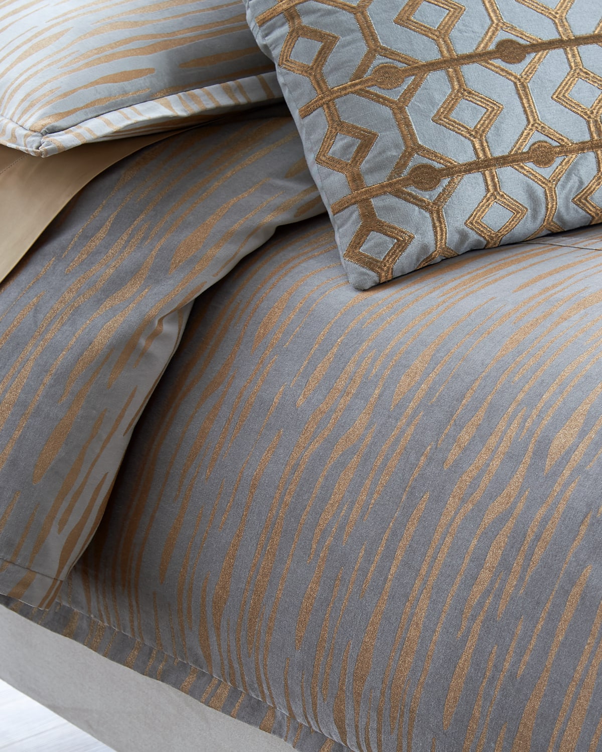 Lili Alessandra Naz Queen Duvet In Gray Pattern