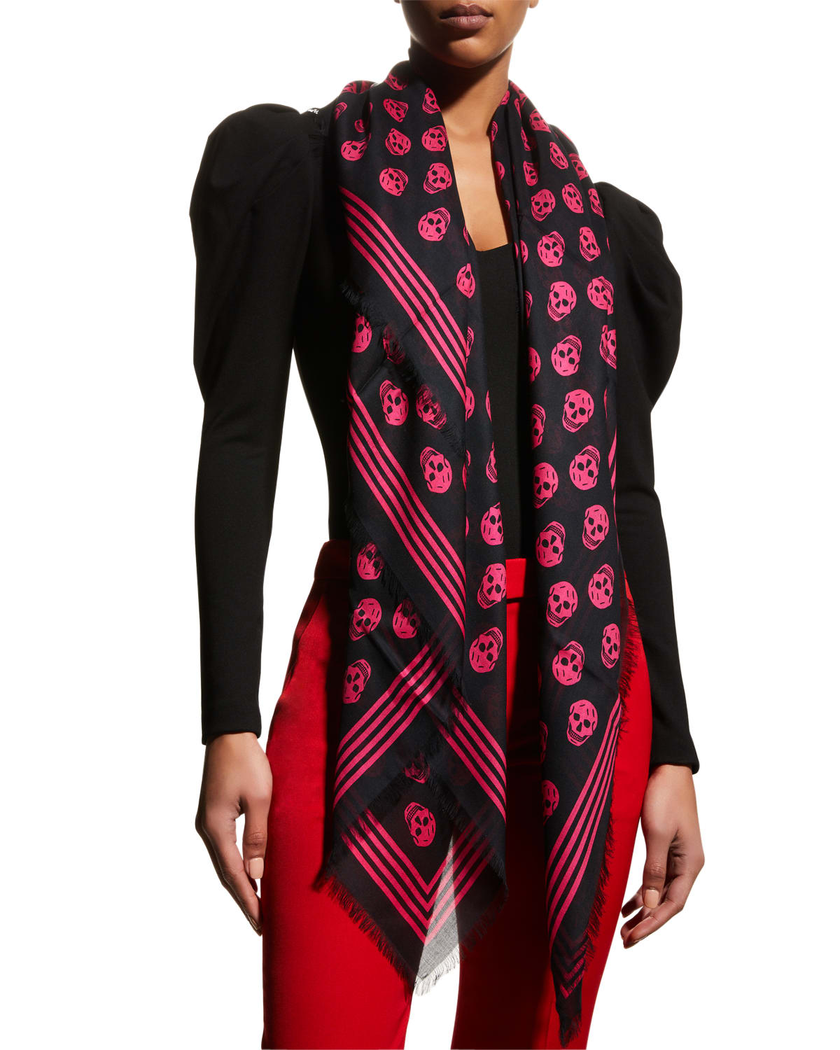 ALEXANDER McQUEEN　ストール　限定品 Alexander Mcqueen Skull Print Modal Scarf In Blakc Pink | ModeSens
