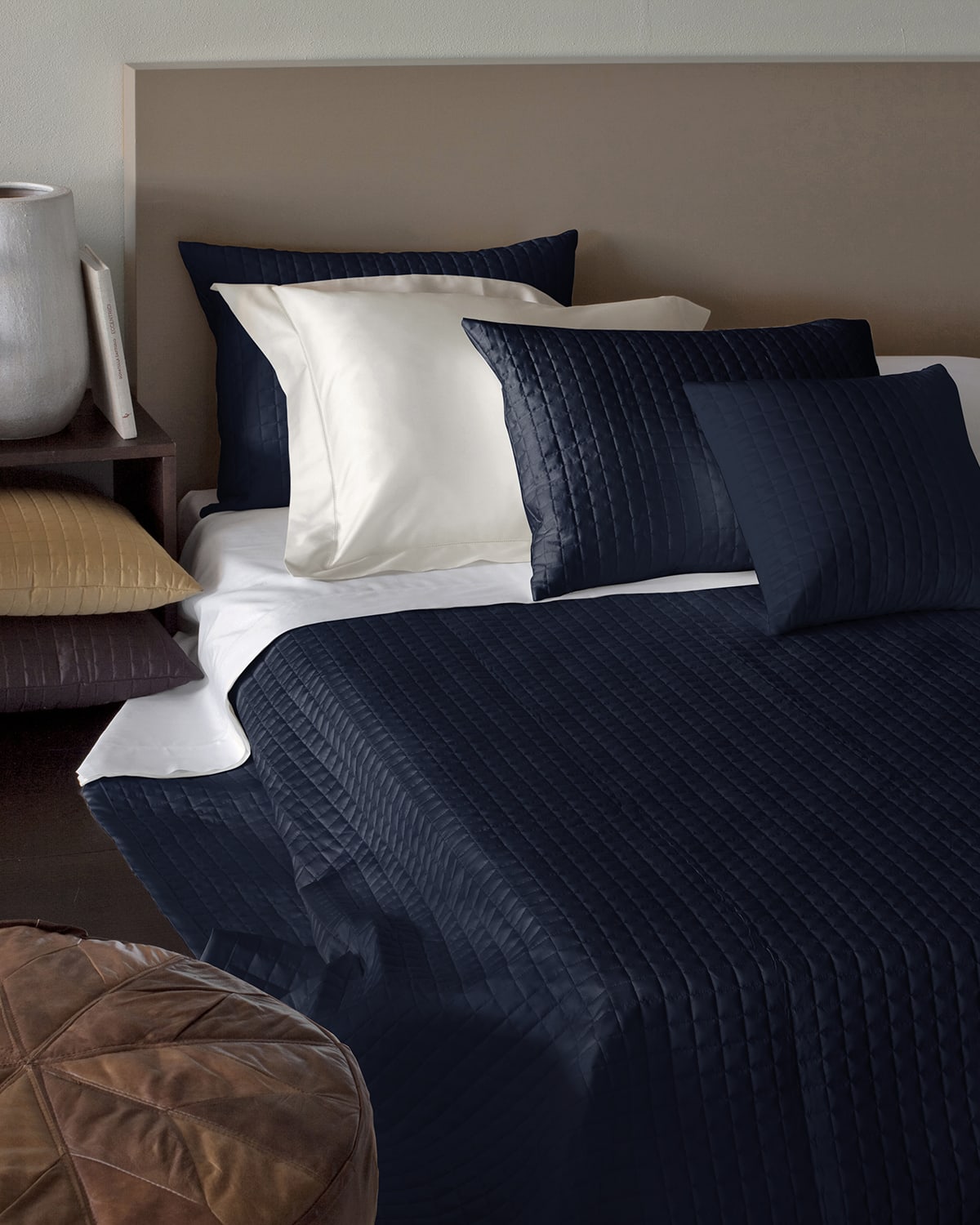 Signoria Firenze Masaccio King Quilted Coverlet In Dark Blue