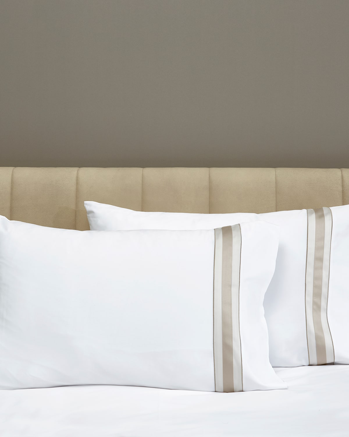 Signoria Firenze Dimora Pillowcases In White/khaki