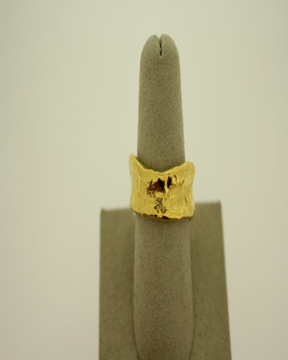 Twenty Two Carats 22K YG RING ALLIANCE.