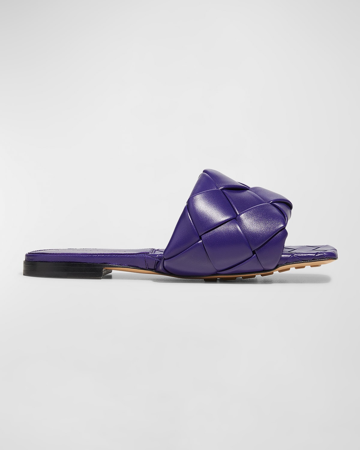 Bottega Veneta Rubber Lido Flat Sandals In Unicorn