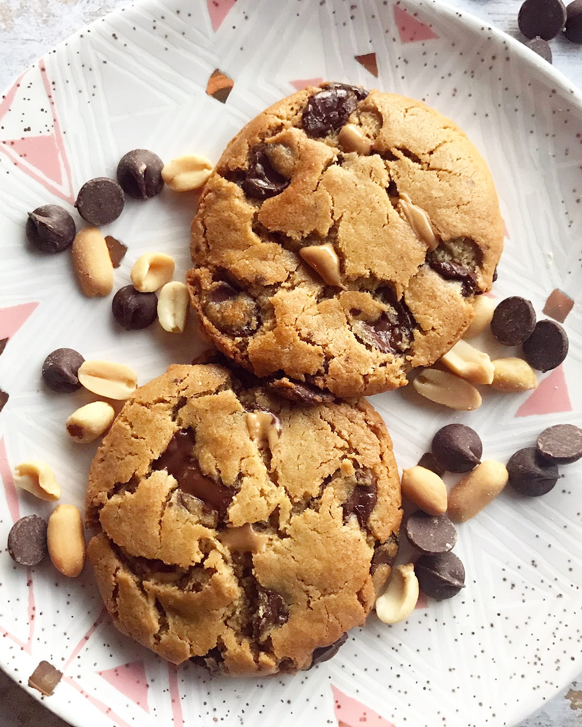 Vegan Peanut Butter Chocolate Chip Cookies