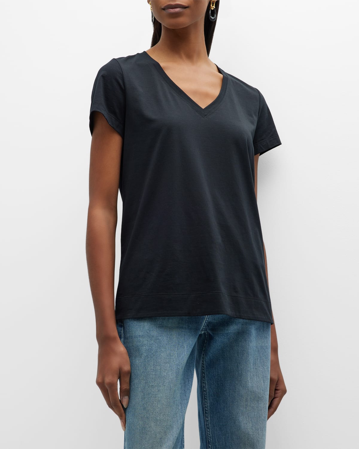 Lafayette 148 Modern V-neck Short-sleeve Cotton Jersey Tee In Black