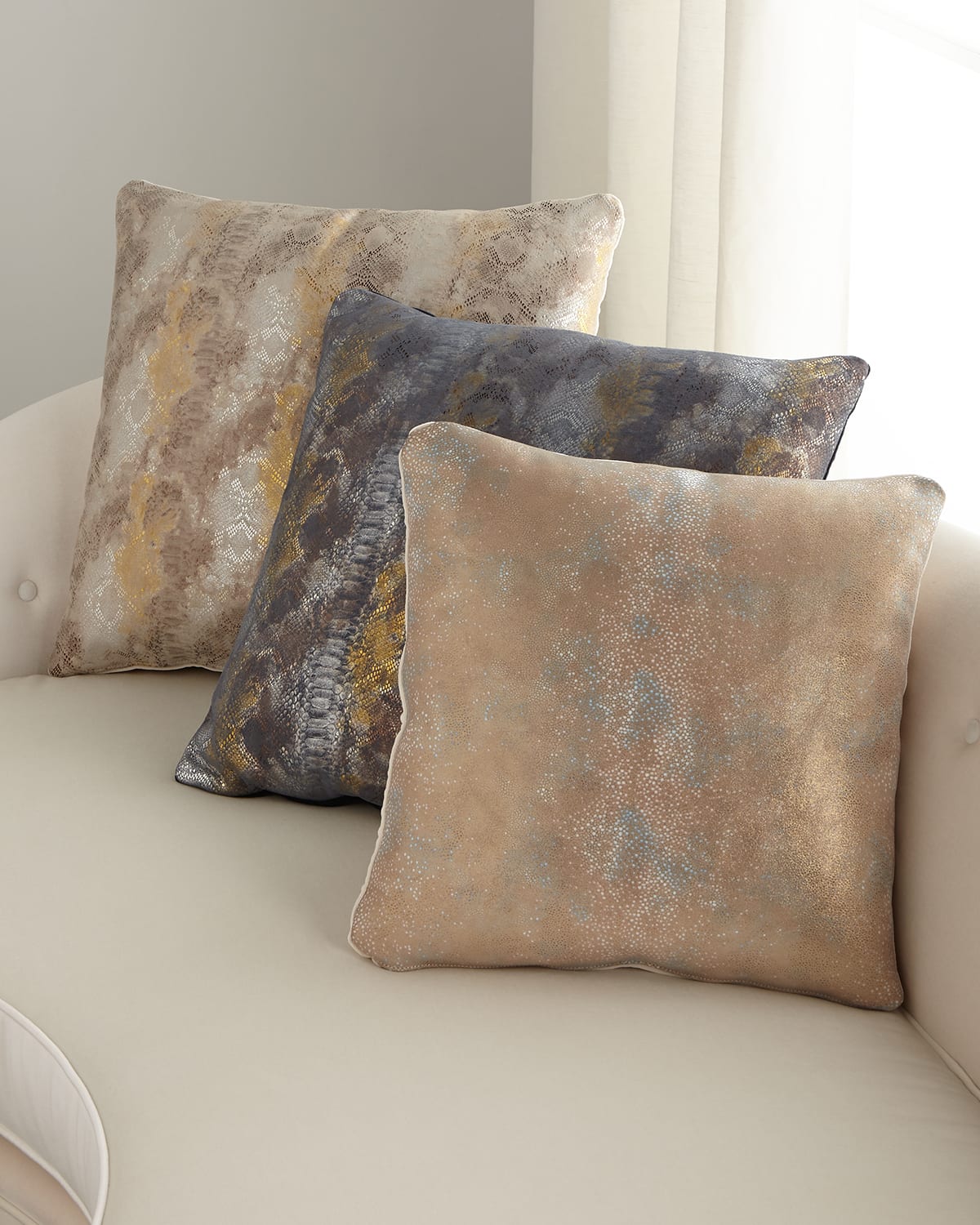 Massoud 22" Oil Printed Suede Pillow In Navy