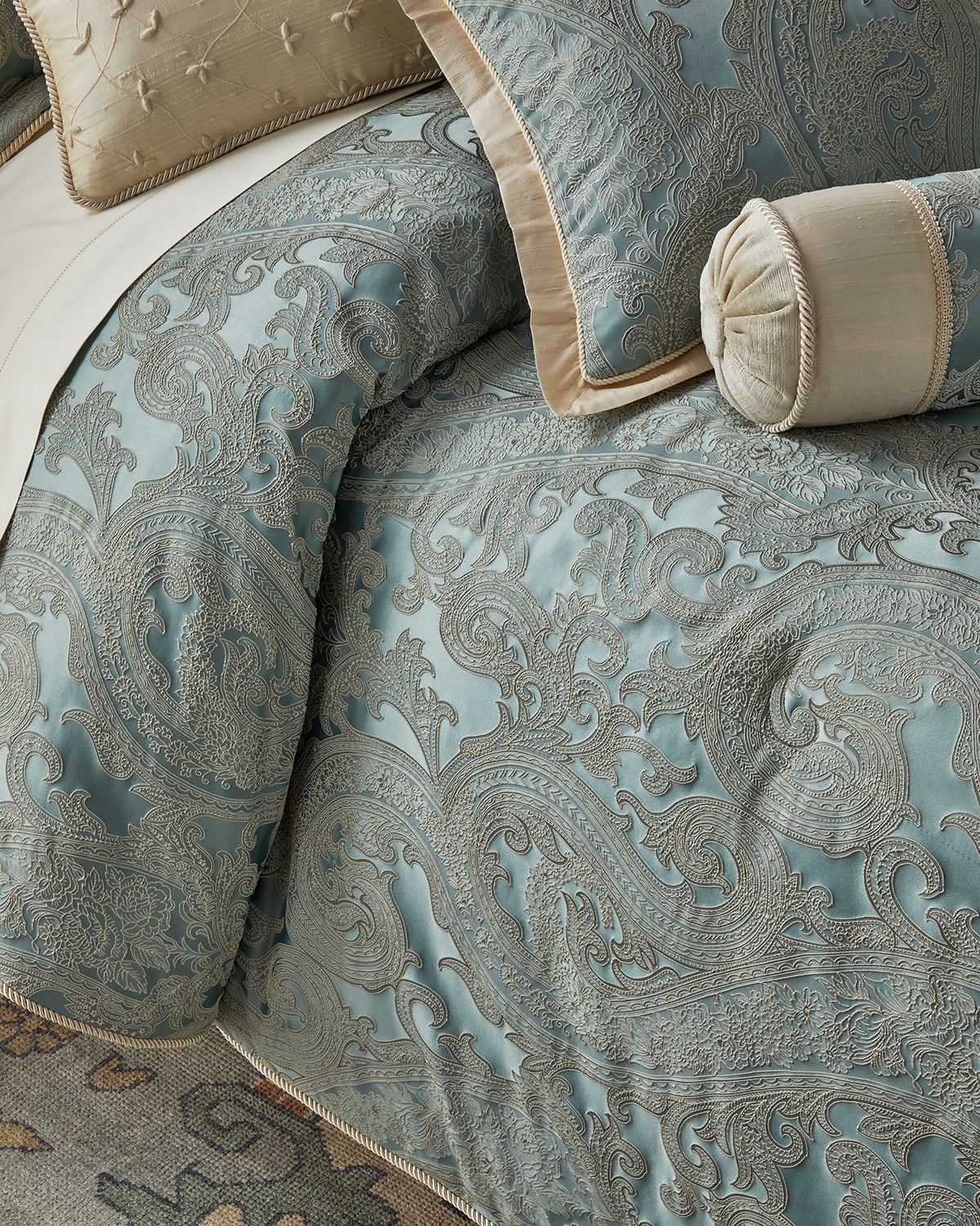 Austin Horn Collection Jubilee 3-piece King Comforter Set