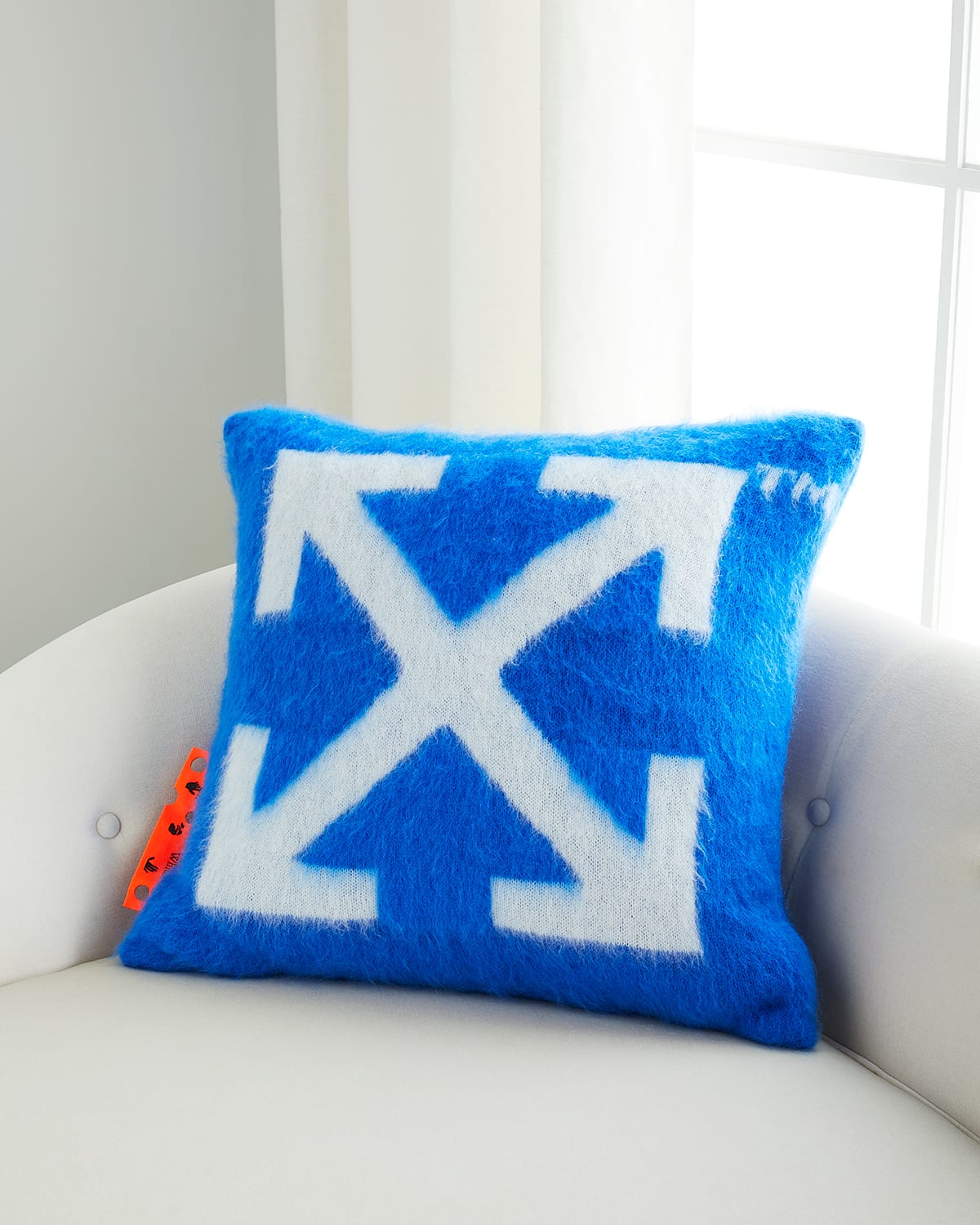 OFF-WHITE ARROW BRUSHED BIG PILLOW