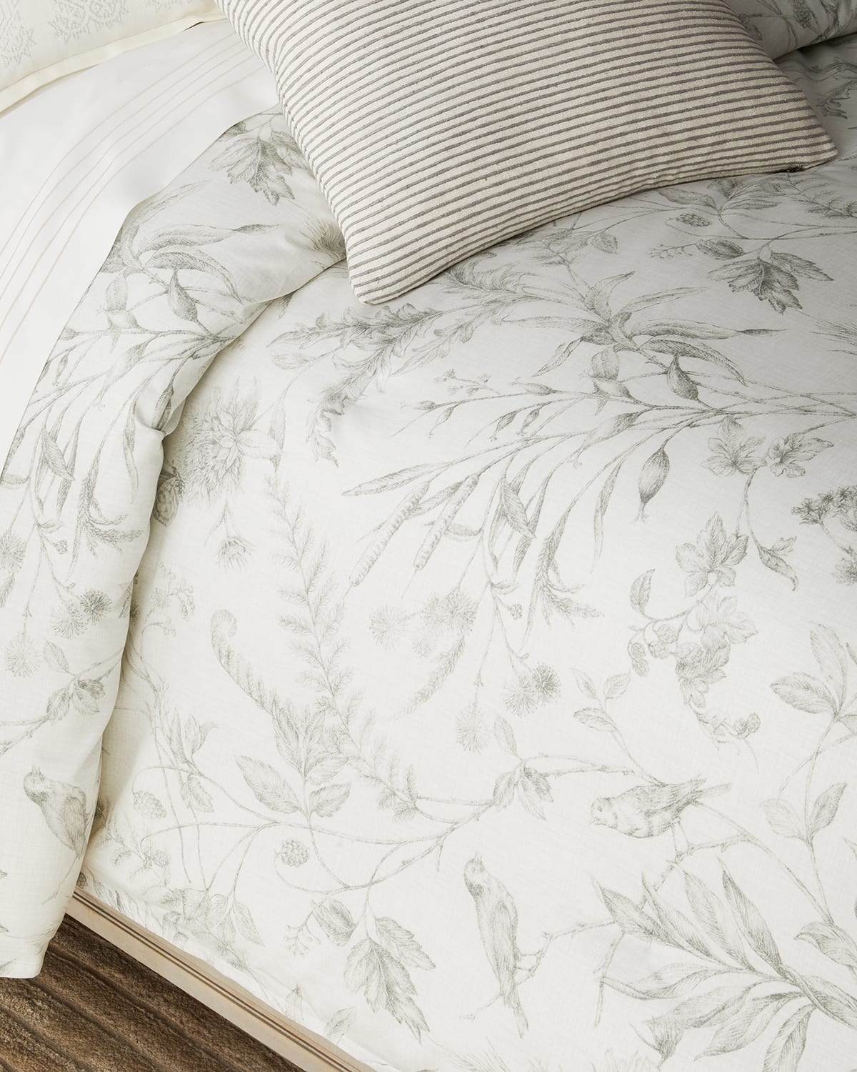 Ralph Lauren Genevieve Floral Full/queen Comforter In Gray