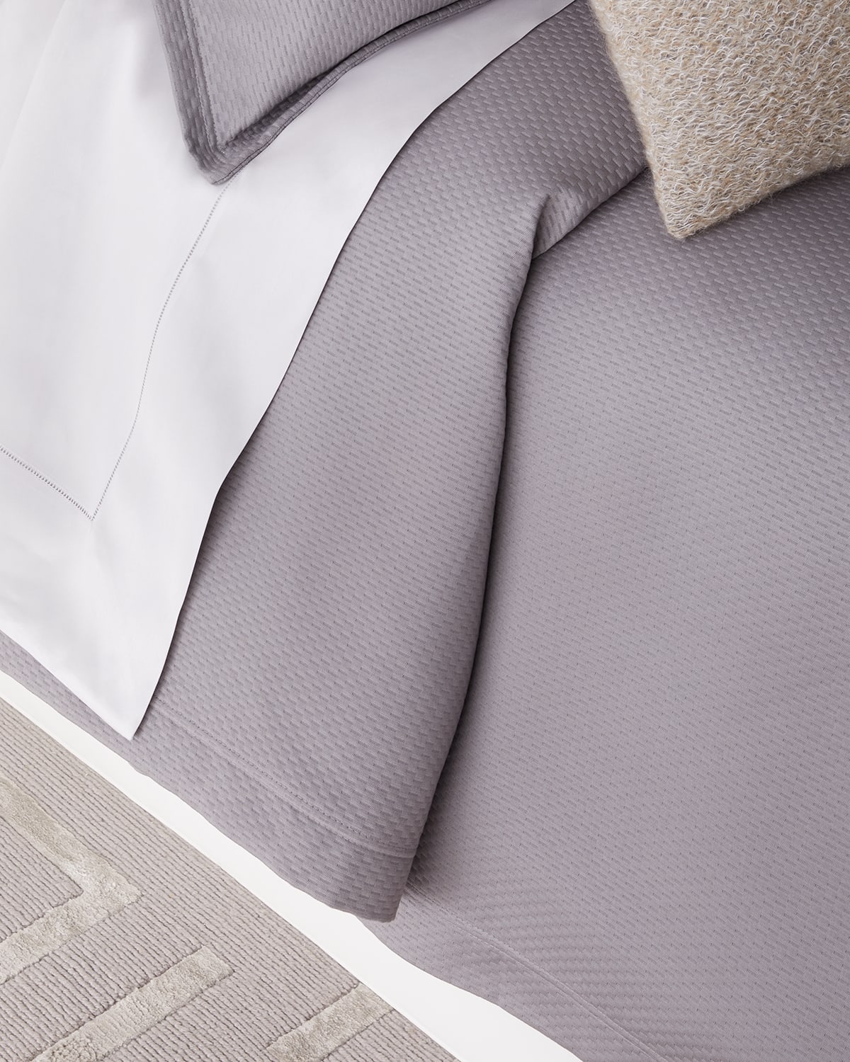 Sferra Perrio Matelasse Full/queen Coverlet In Silver