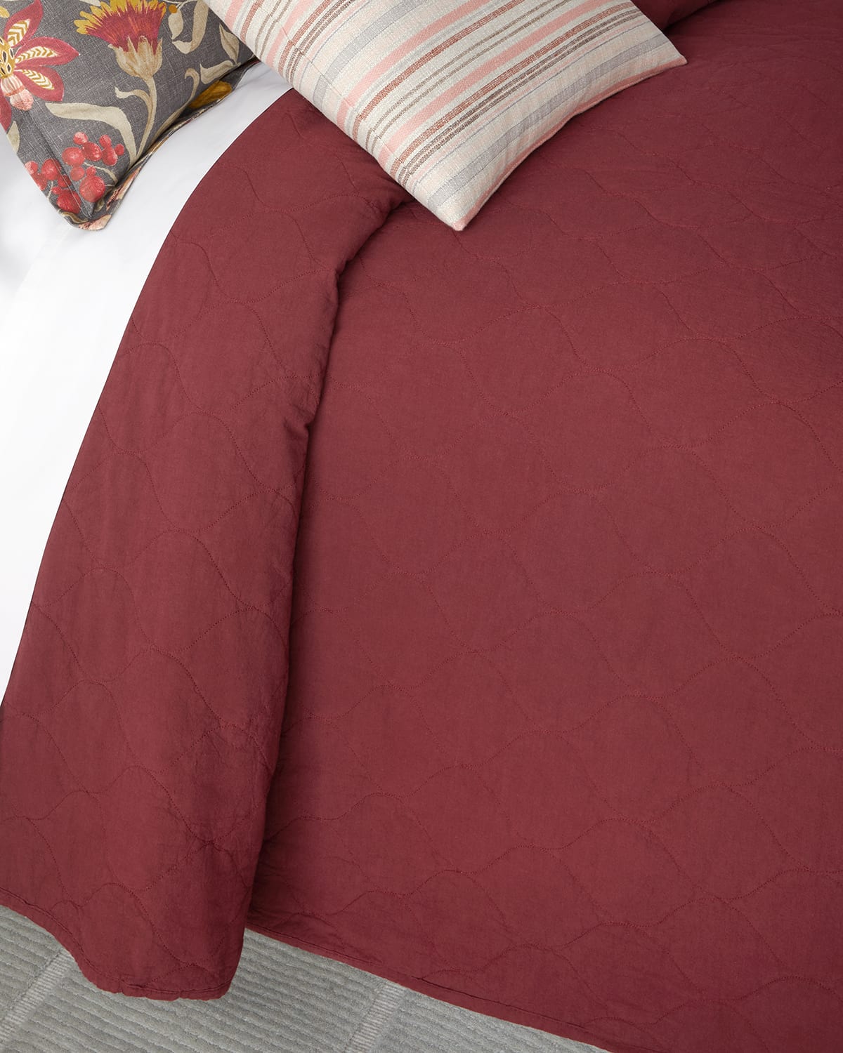 Tl At Home Gavin Bordeaux King Coverlet