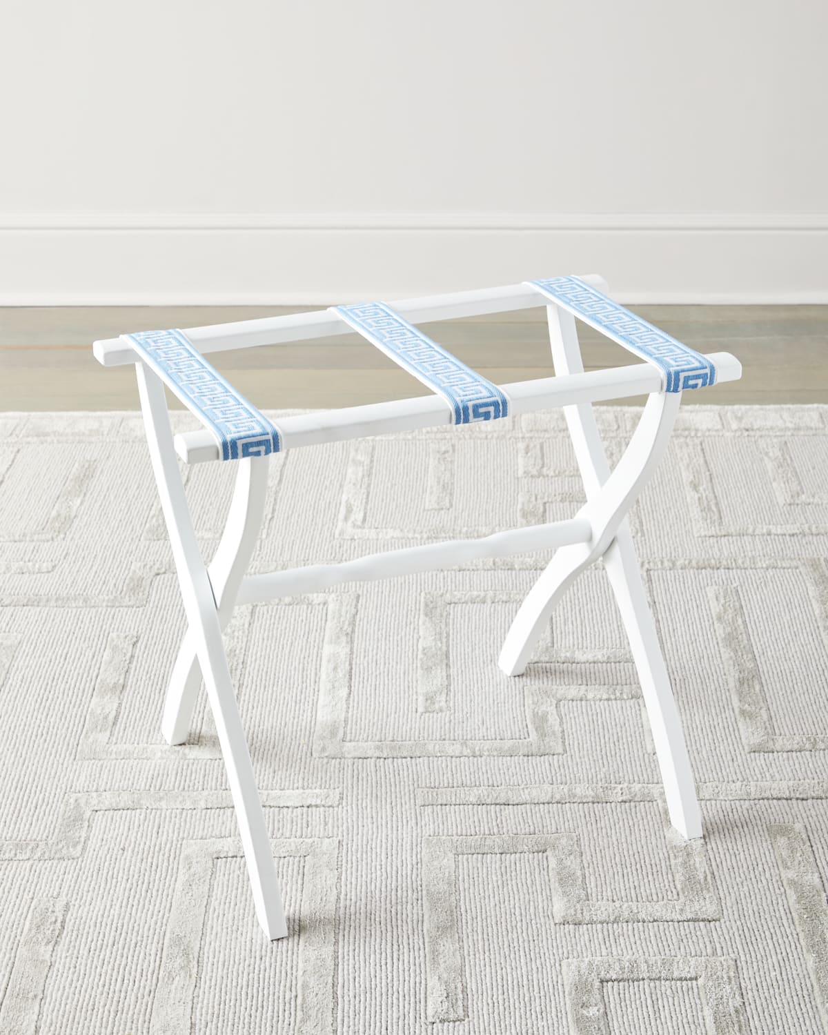 Gate House Furniture Greek Key Straps Luggage Rack In White/navy