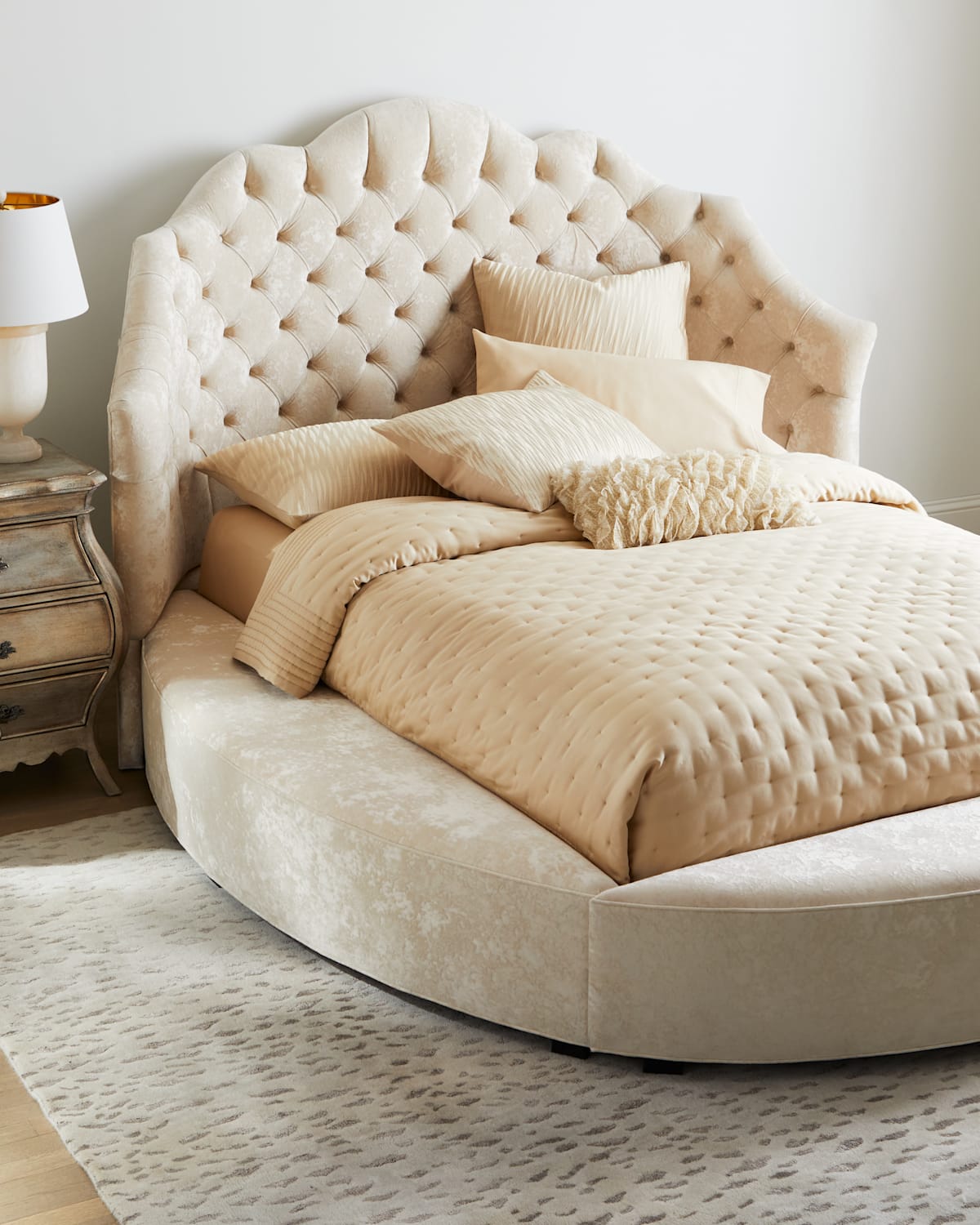 Haute House Brianna Round King Bed