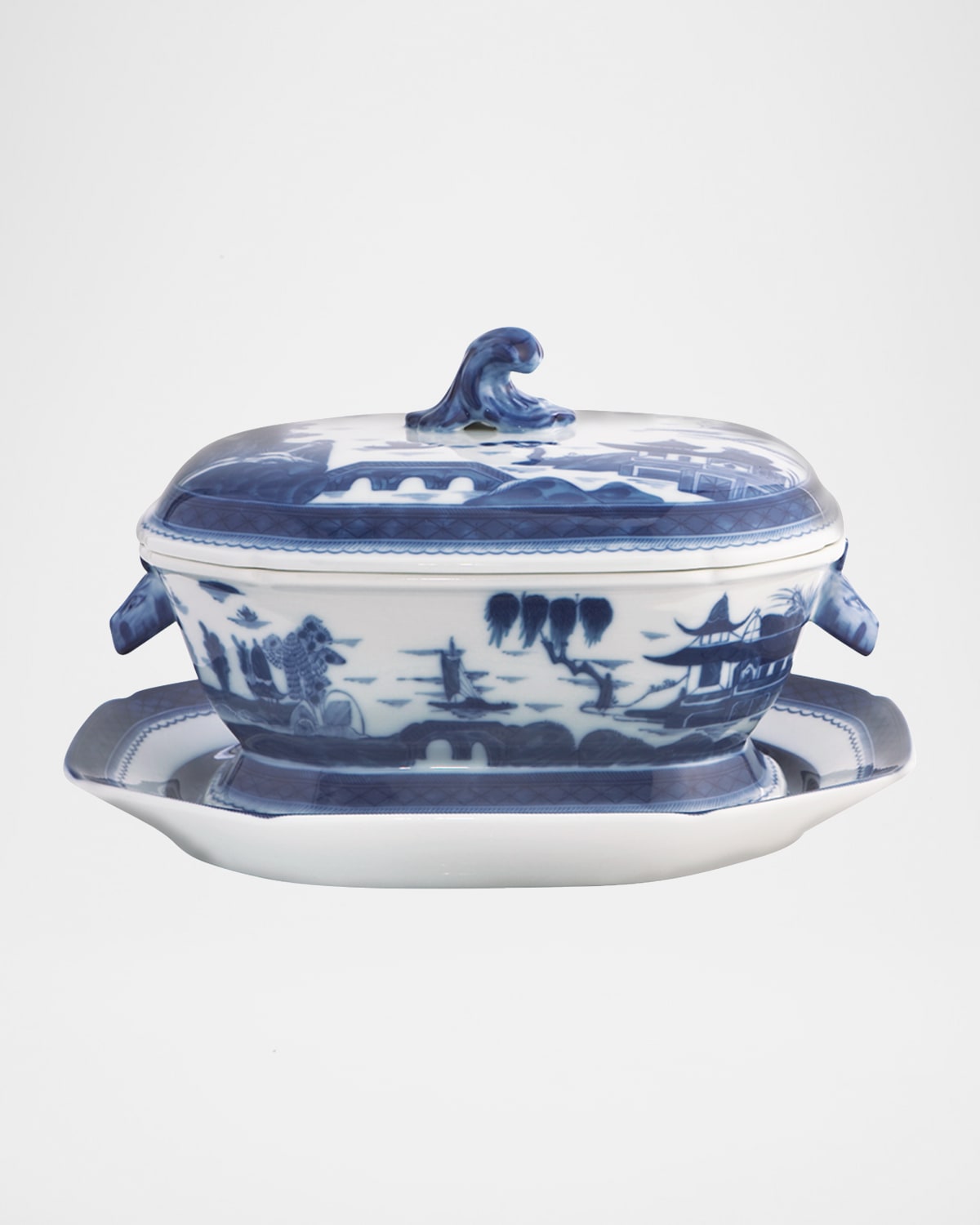 Mottahedeh Blue Canton Porcelain Octagonal Tureen & Plate Set