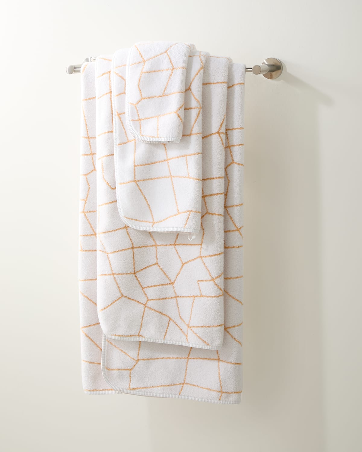 Shop Graccioza Amalia Bath Towel In White/gold