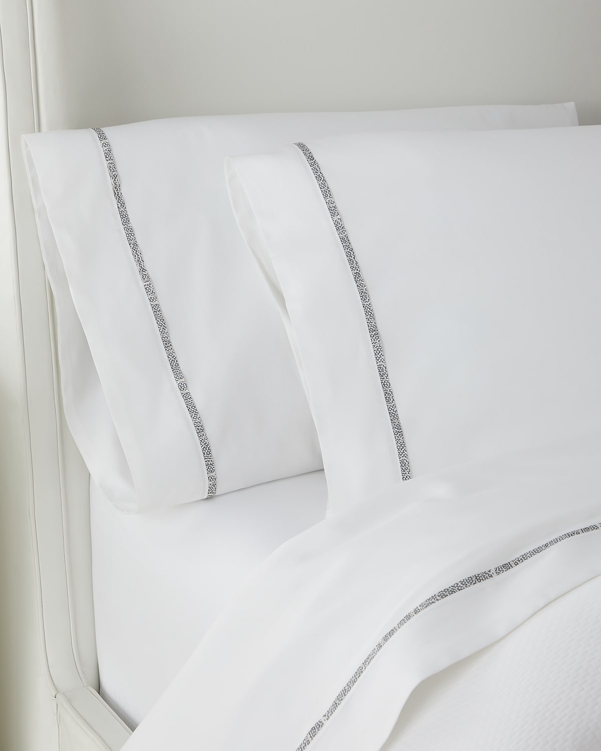 Sferra Emilia Standard Pillowcase Pair In Black