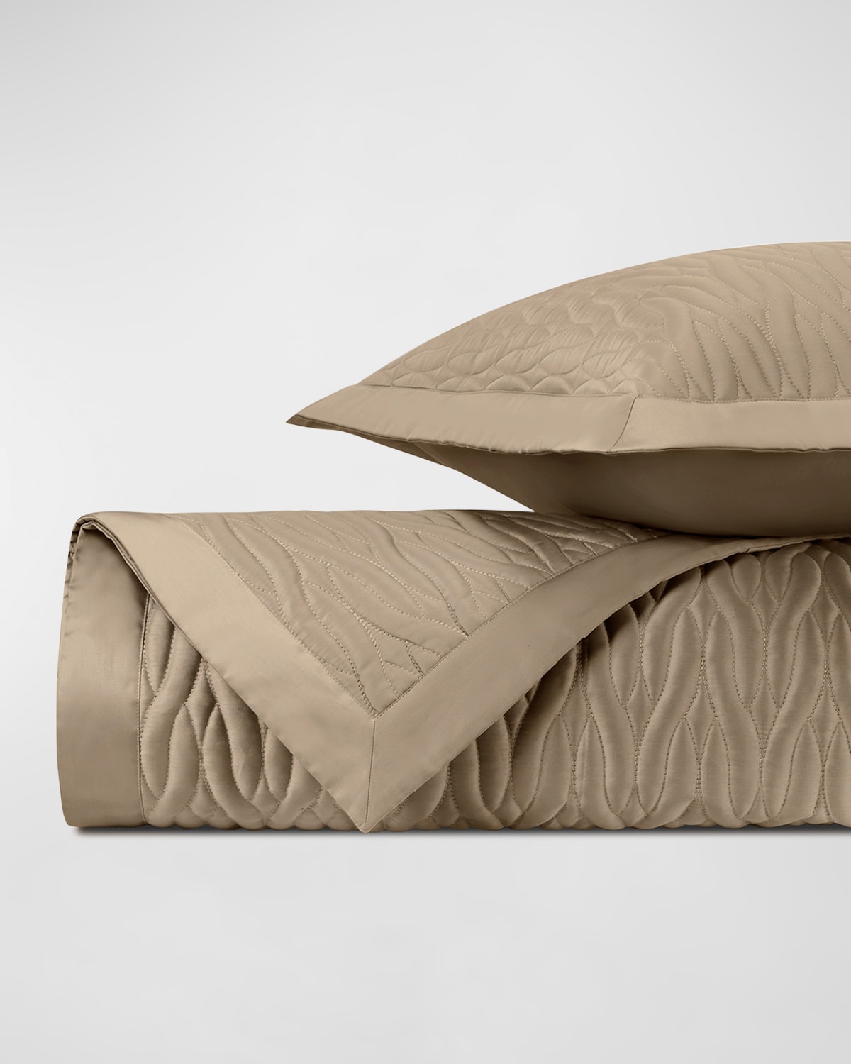 HOME TREASURES NAPA QUILTING COVERLET AND SHAMS 