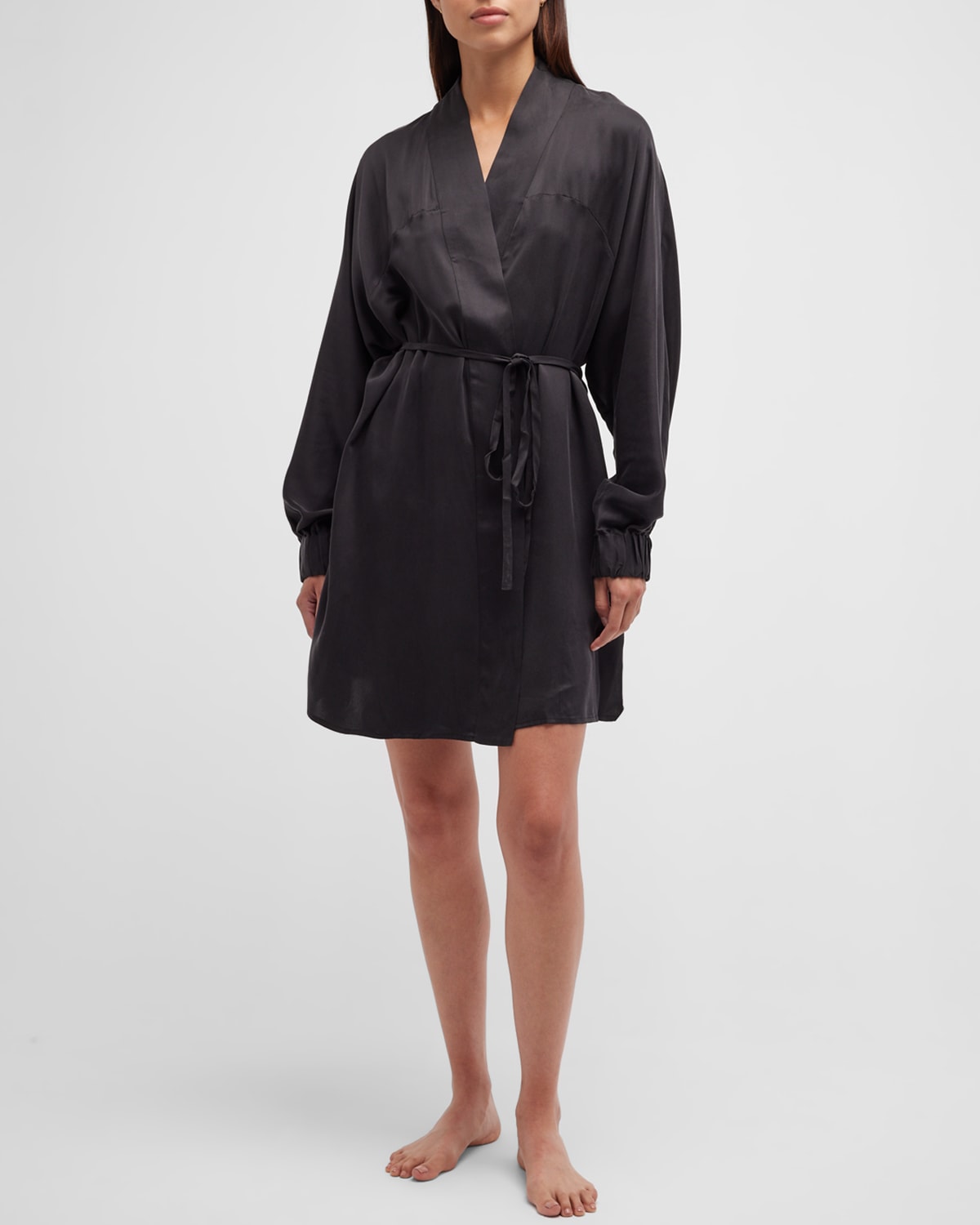 Lunya Washable Silk Short Robe In Immersed Black