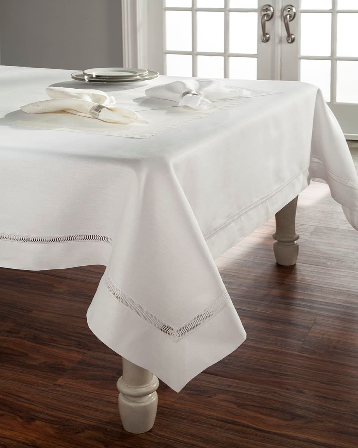 Home Treasures Doric Linen Tablecloth 72" X 126" In Neutral