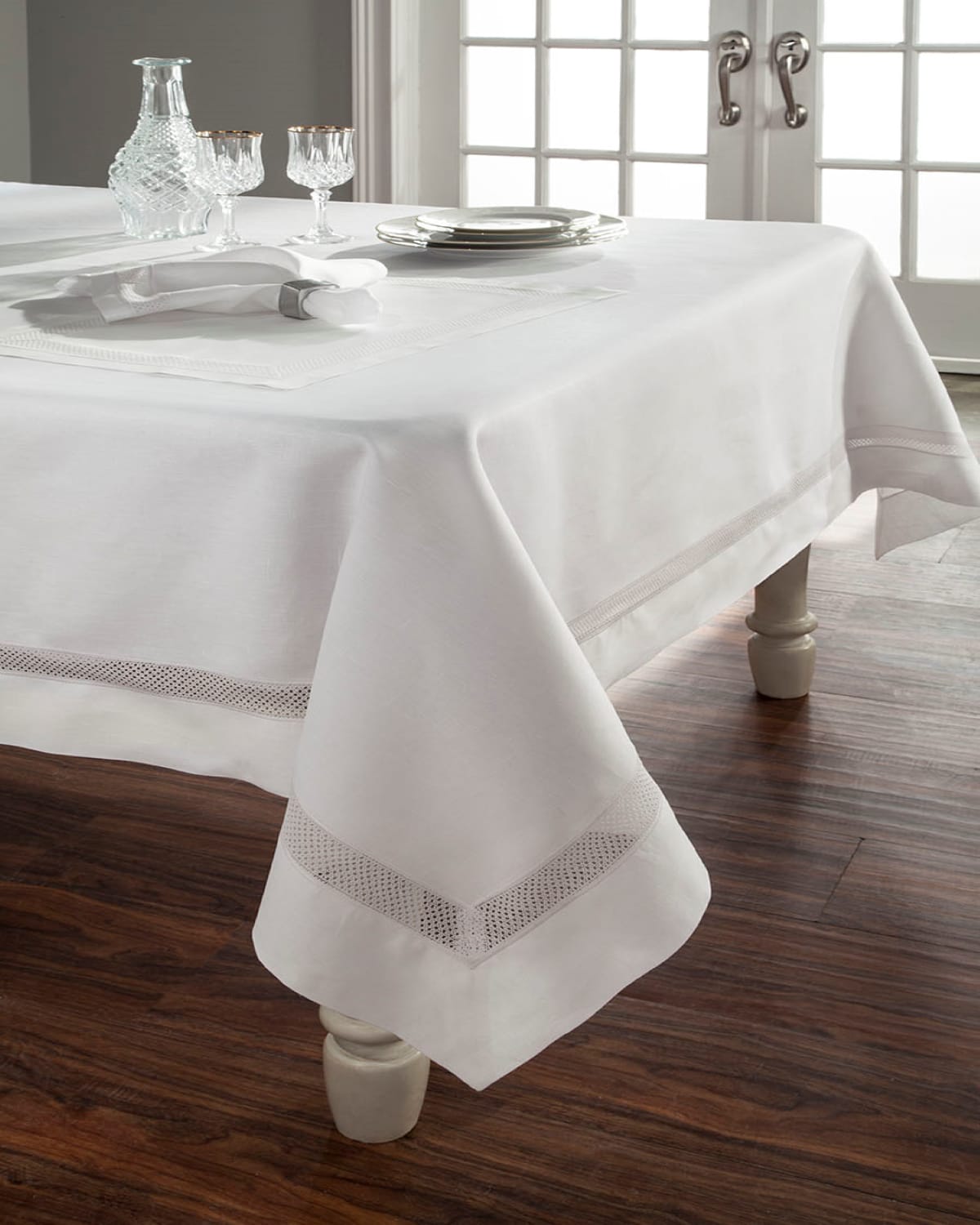 Home Treasures Morocco Linen Tablecloth, 72" X 126" In White
