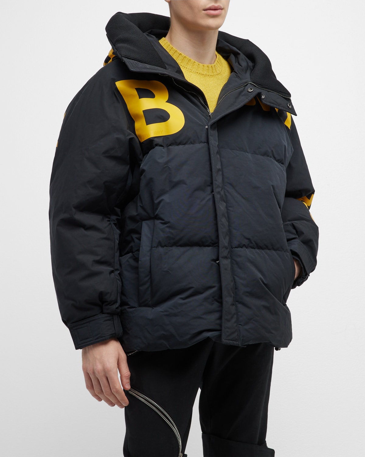 Burberry Horseferry Print Hooded Down Puffer Jacket In Black