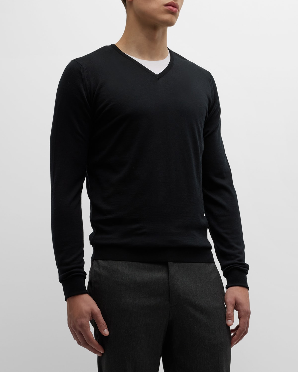 John Smedley Men's Bobby V-neck Wool Sweater In Black