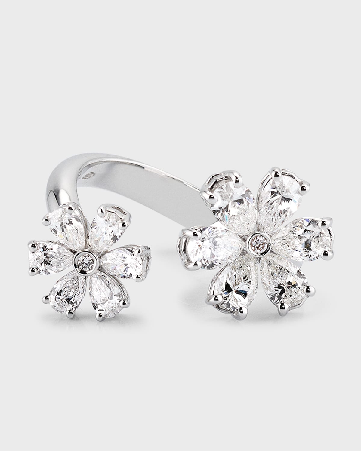 18k White Gold Diamond Flower Ring