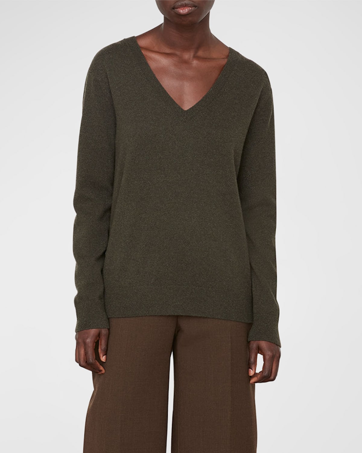 Vince Weekend V-neck Cashmere Sweater In Dark Pine