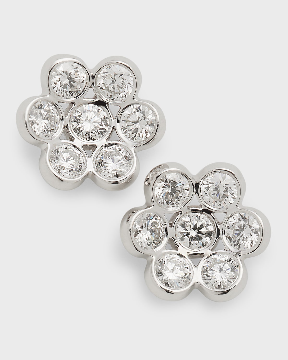 18k White Gold Diamond Floral Stud Earrings