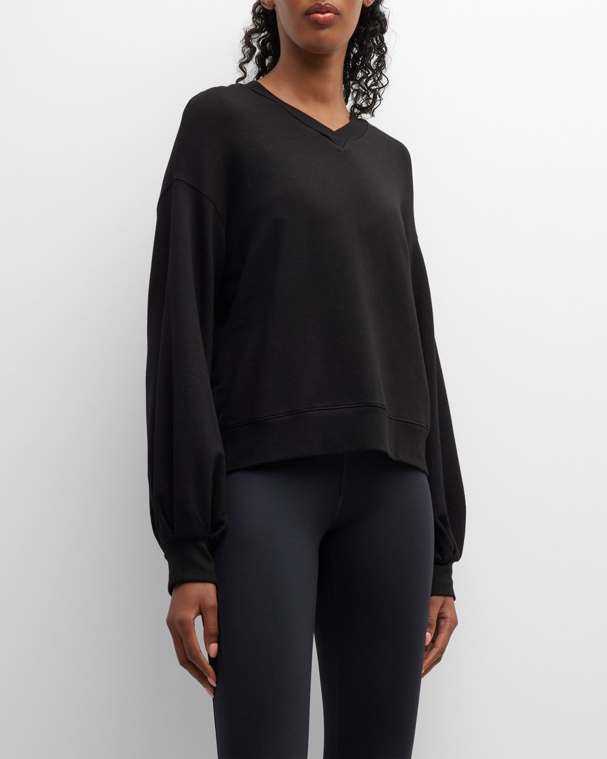 Monrow Supersoft Fleece V-neck Sweatshirt In Black