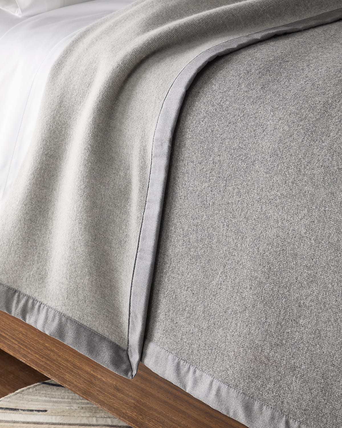 Sferra Nerino King Blanket, 120" X 94" In Gray/light Gray